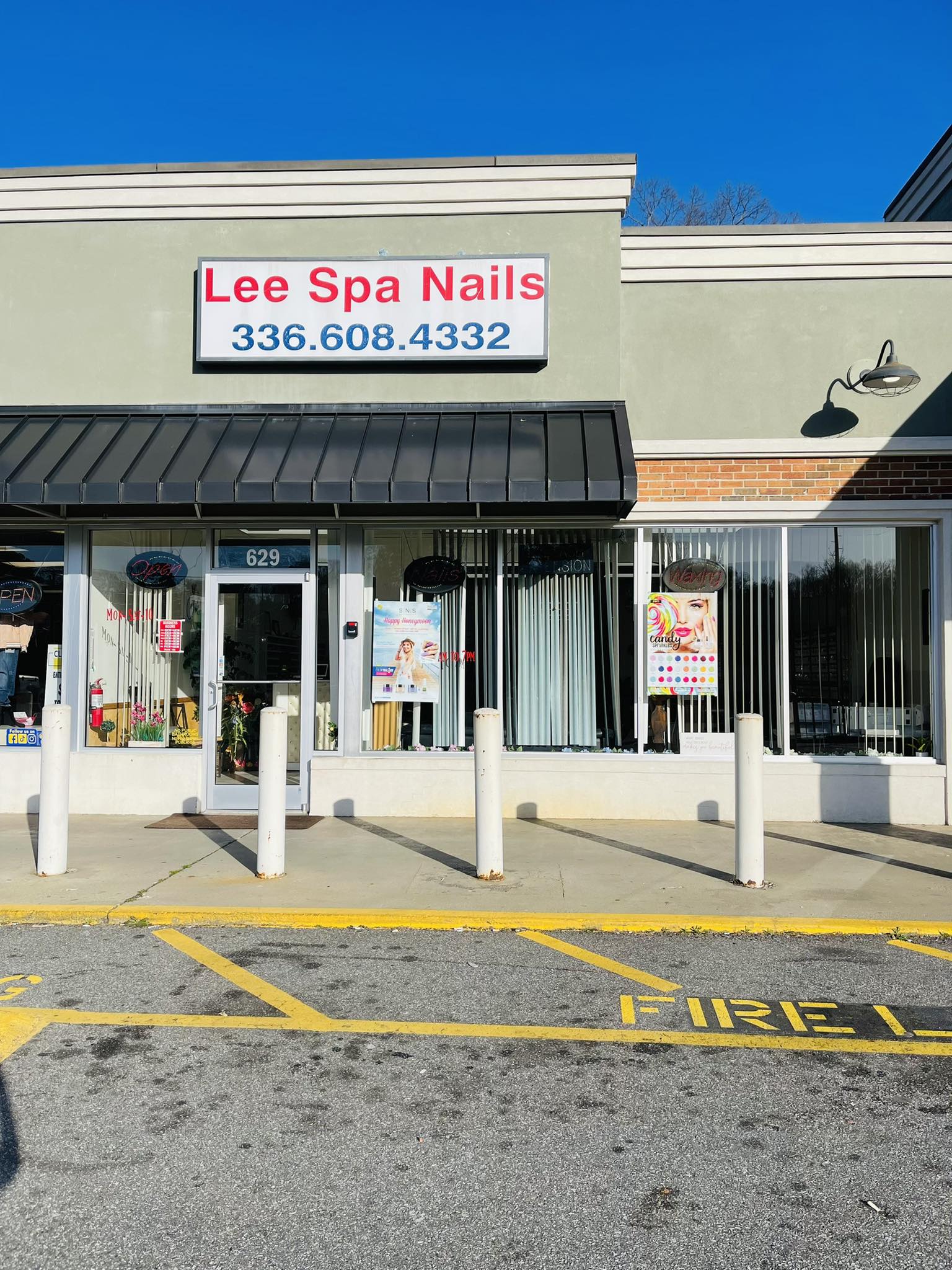 Lee Spa Nails nail photo 6